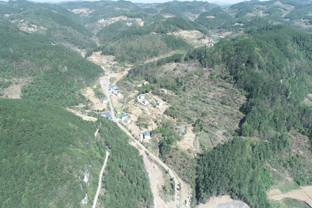 路愈寬，景愈明，可待漫慢行——朝天區(qū)曾家鎮(zhèn)（曾家場(chǎng)鎮(zhèn)至榮樂(lè)養(yǎng)生谷）段道路改建工程建設(shè)側(cè)記